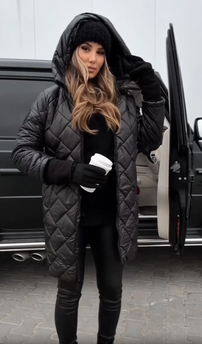 Bogna | Elegant och vadderad jacka med huva